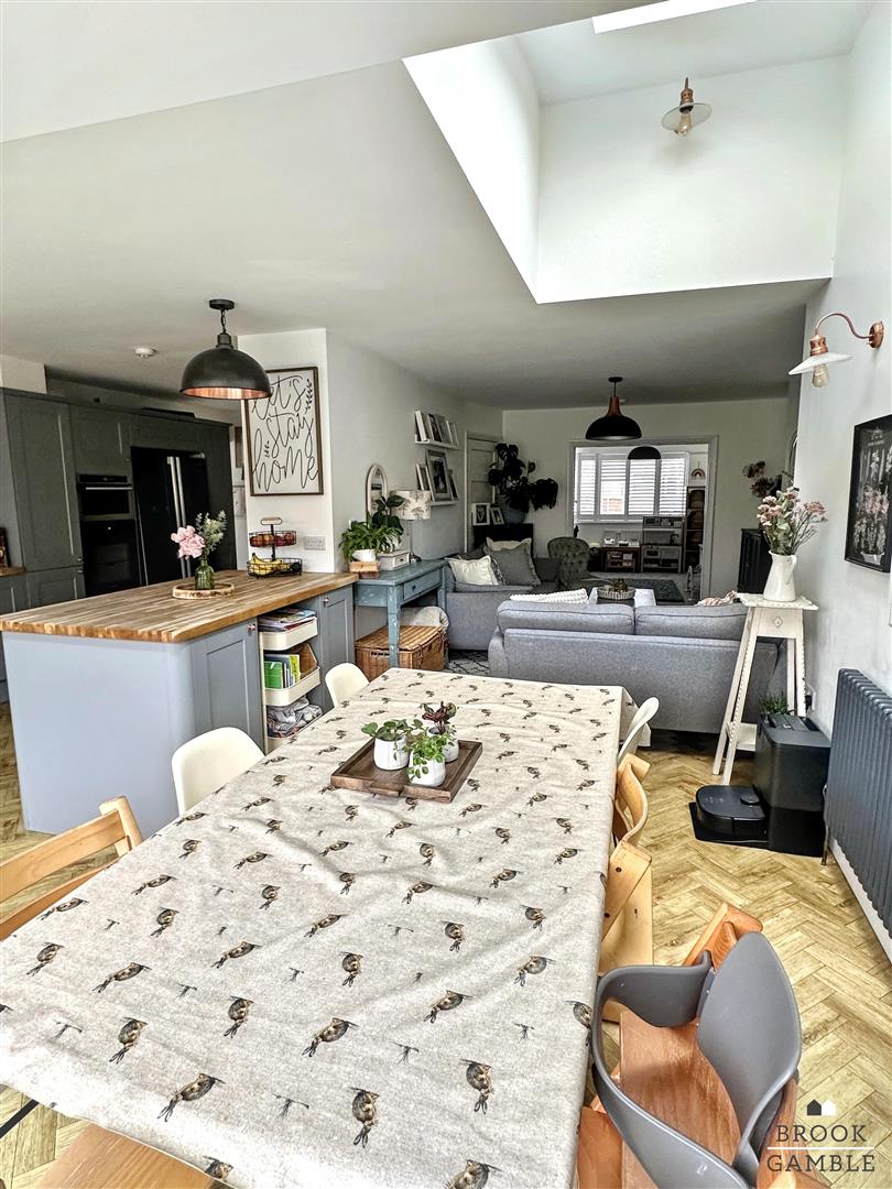 3 Bedroom House. Lawns Avenue in Eastbourne,  3